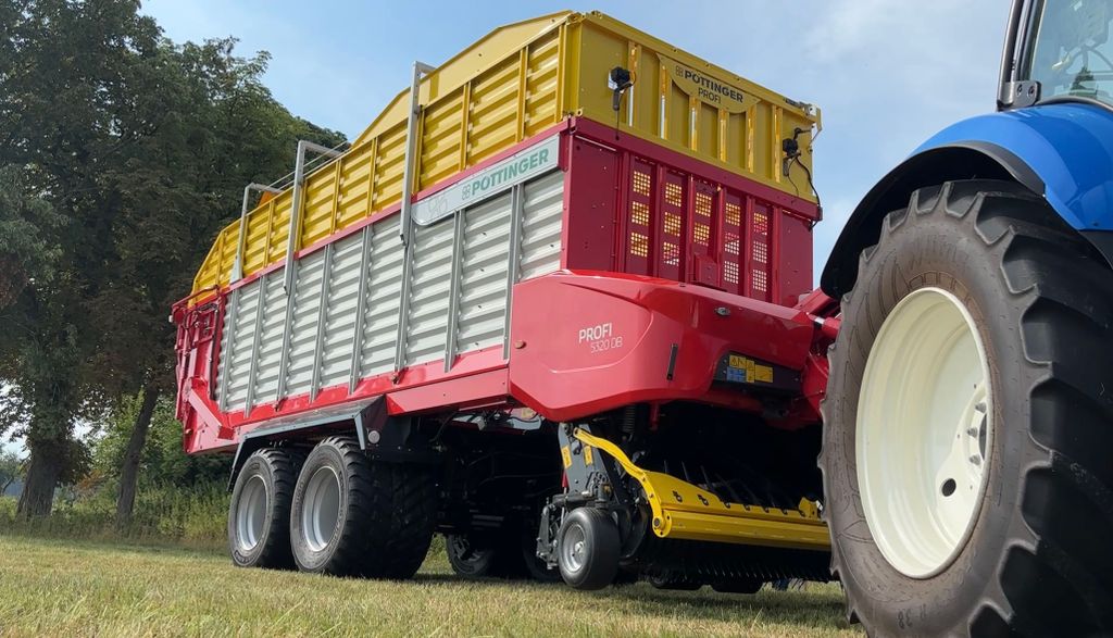 The PROFI 5320 DB has a storage capacity of 32 cubic metres