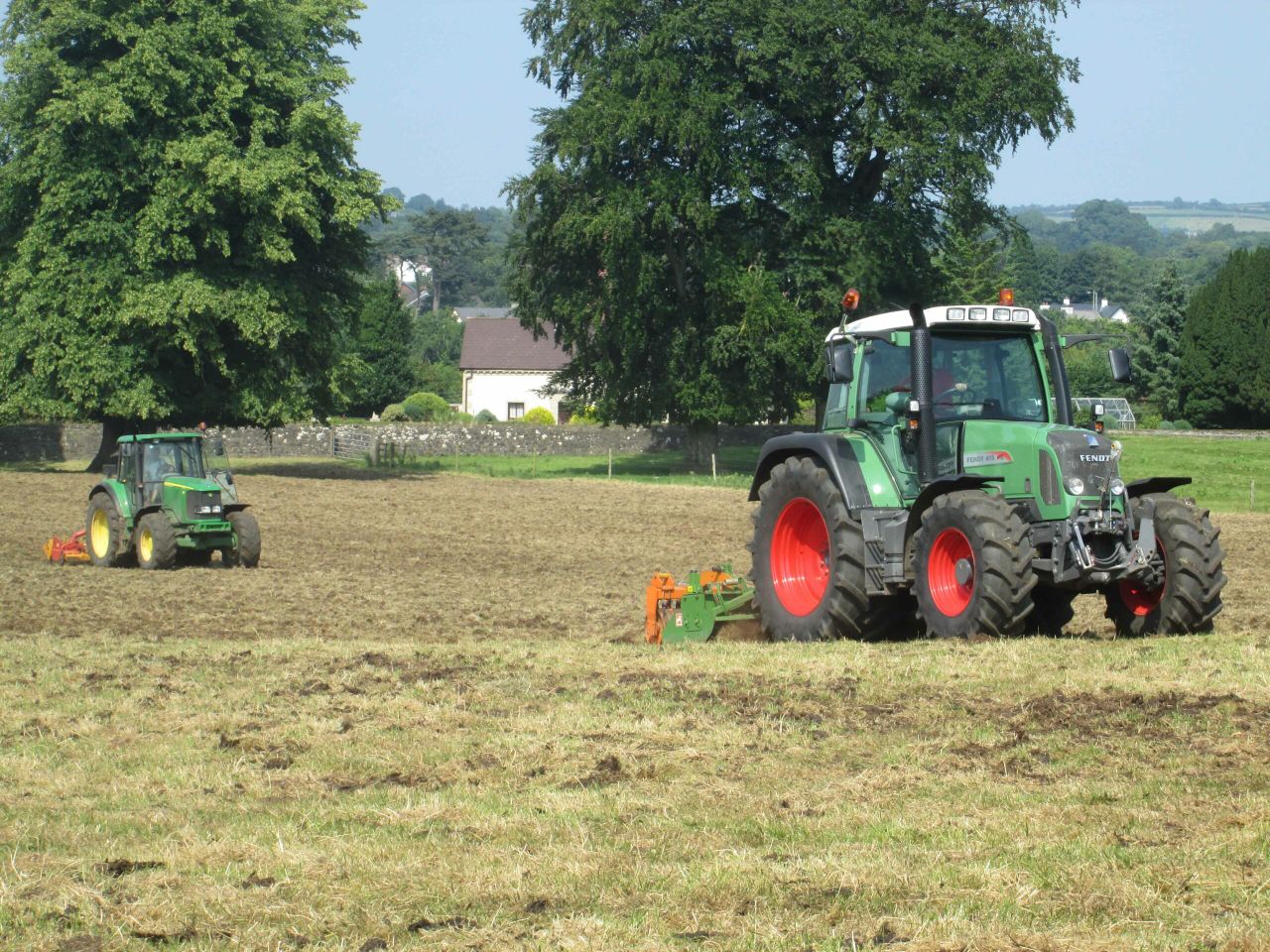 Reseeding: Clover establishment - pros and cons of each technique