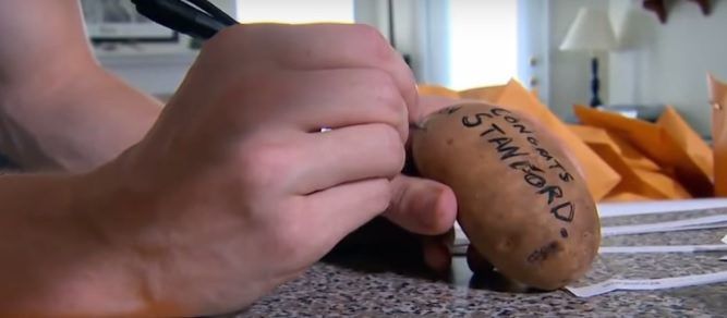Say it with spuds! Why didn't an Irish person think of this?