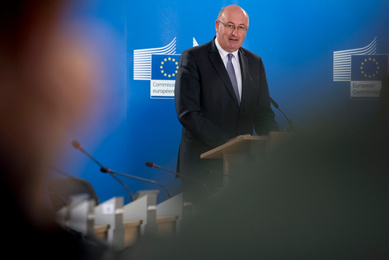 Commission announces measures to solve dairy crisis