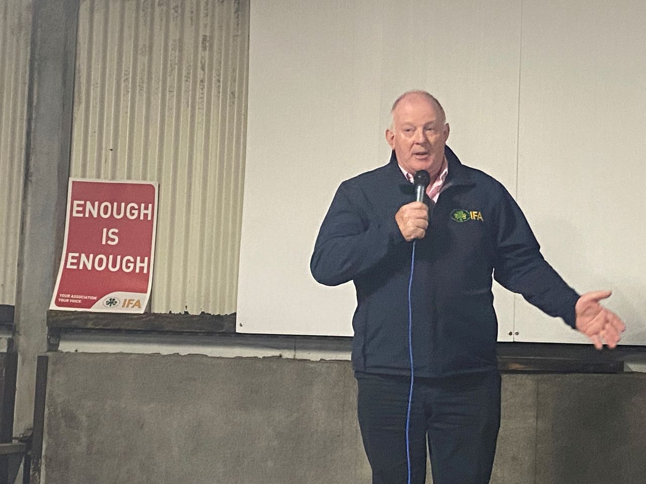 Watch: Minister meeting farm reps over straw scheme