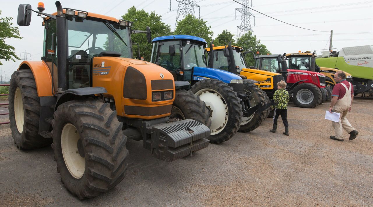 Auction report: From a tracked Lexion to a compact runabout
