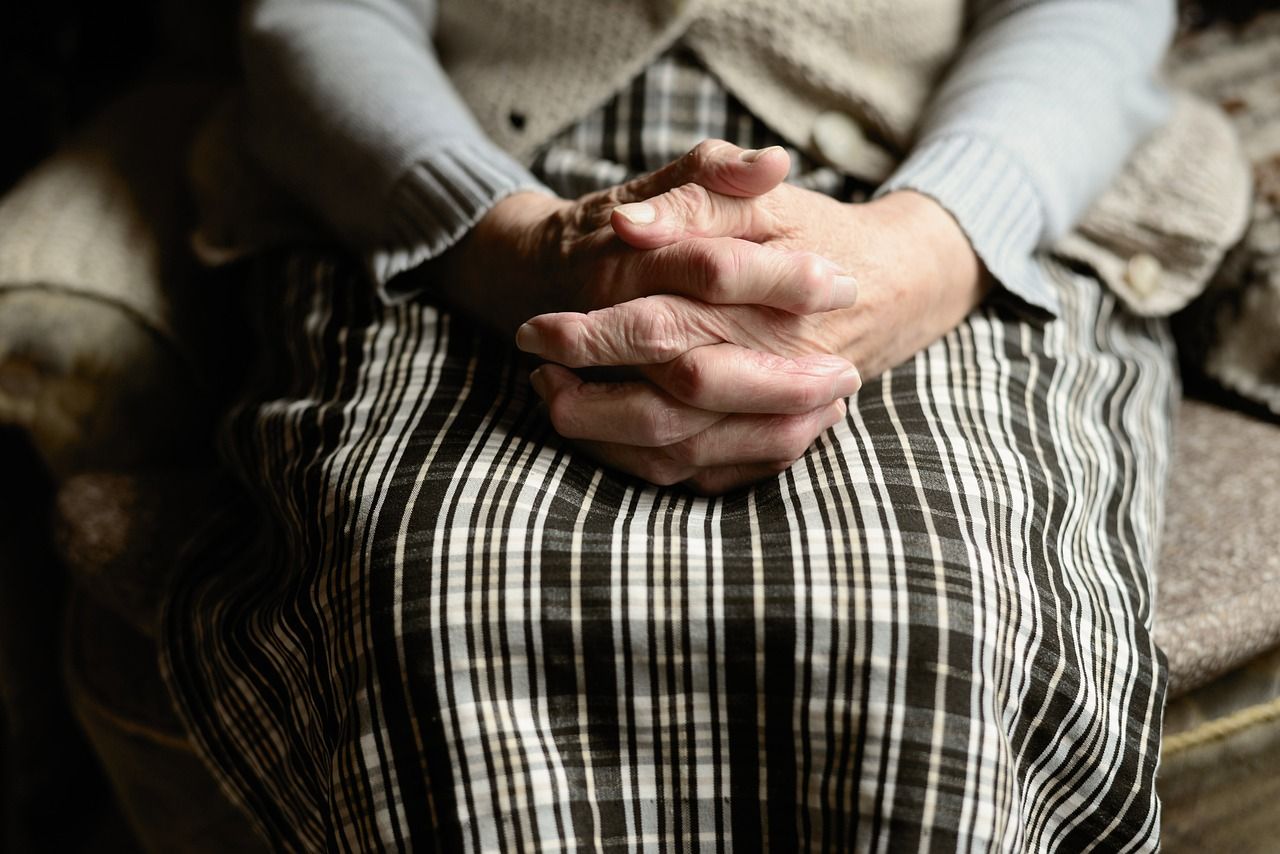Older woman robbed by fake animal inspectors in Cork
