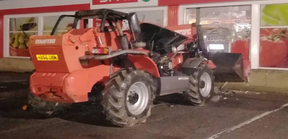 Telescopic handler used in brazen attempted ATM theft