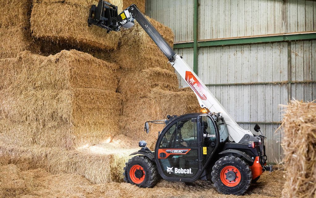 Plenty of room in the cab, apparently, and the lift height is 5.9m