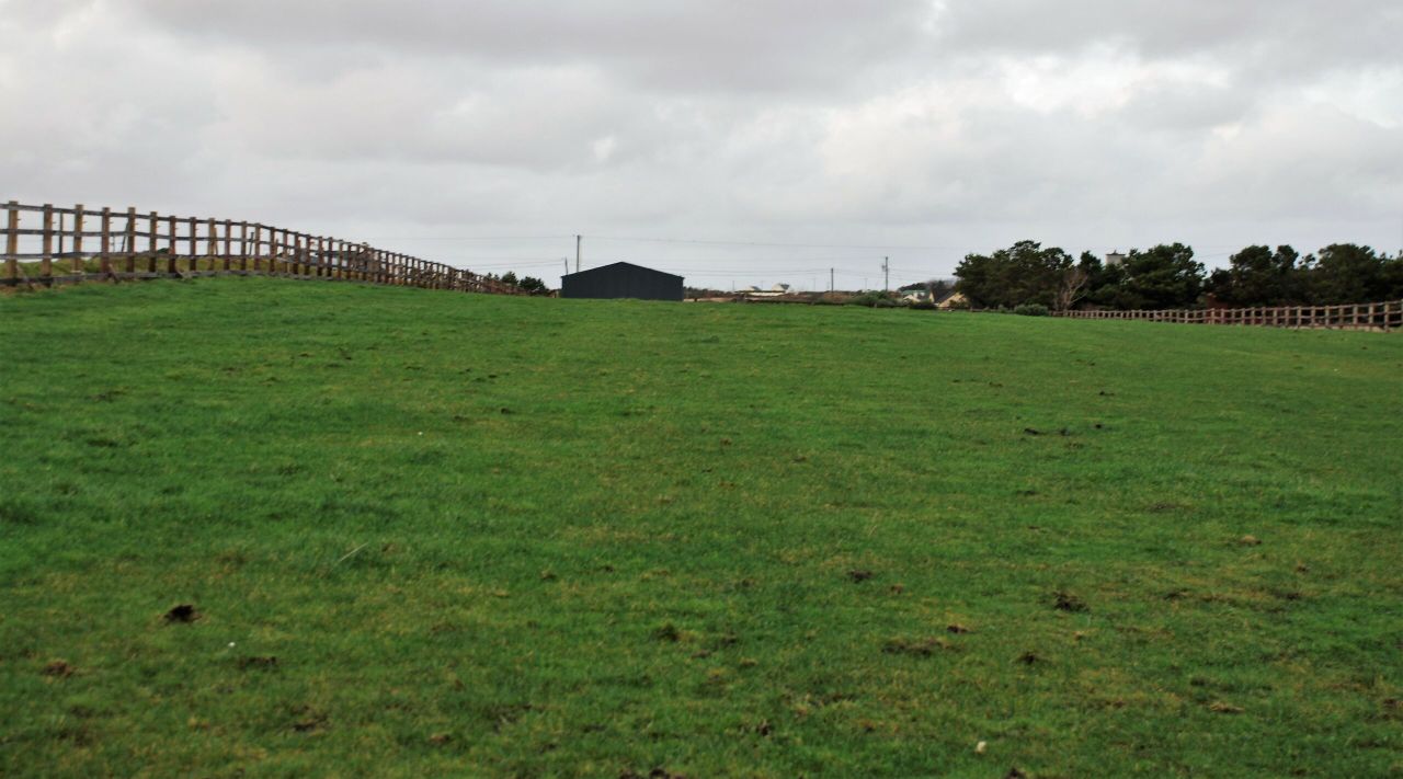 Superb quality agricultural land with equestrian facilities on 5.68ac