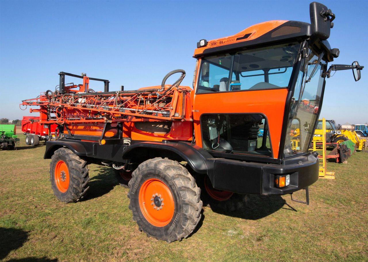 Auction report: Tidy tackle tickles the fancy at on-site sale
