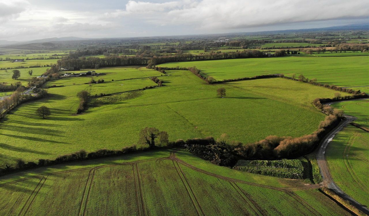 Picturesque residential farm on 49ac laid out in permanent pasture