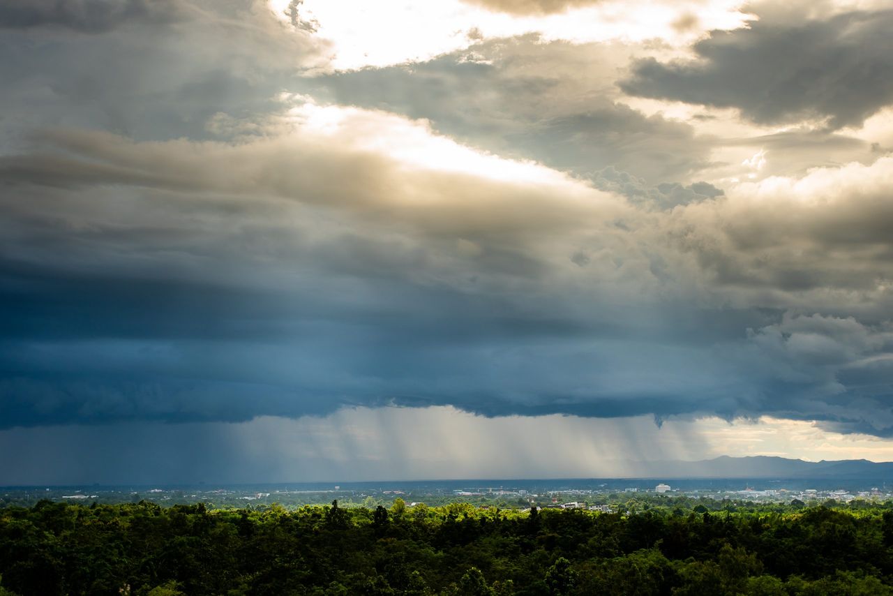 Status Yellow warning for thunderstorms for 3 counties