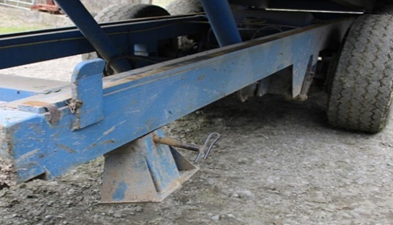 HSA issues safety alert to owners of agricultural tipping trailers
