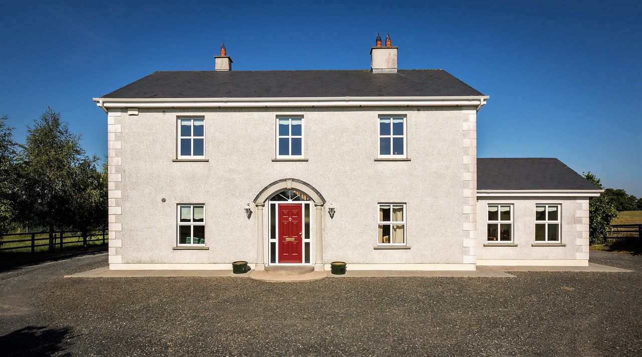 'Desirable family home' and a block of five stables on 11ac
