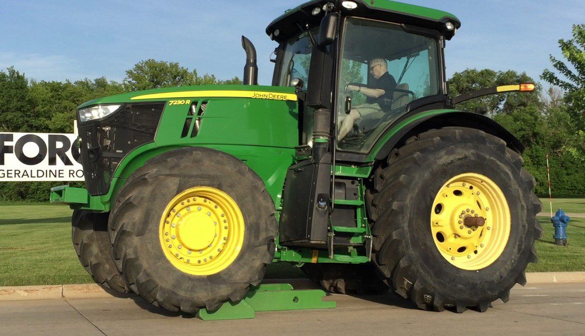 Video: Big Deere gains and sheds weight in an 'EZ' manner