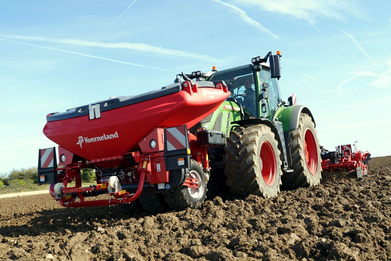 Fendt joystick steering: A boon for yard and field