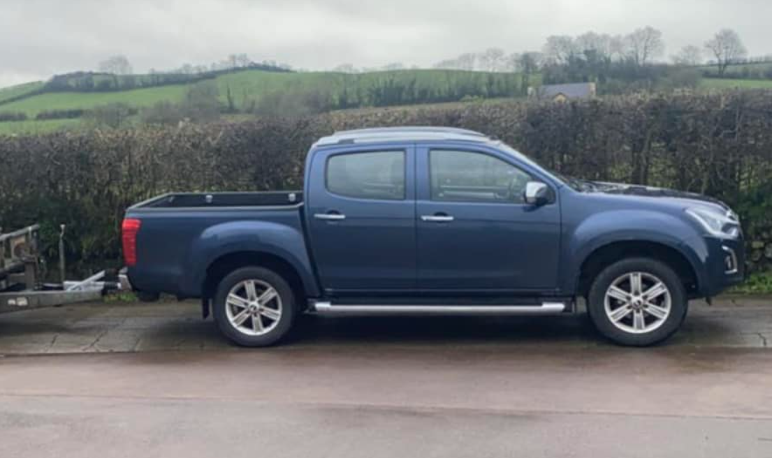 Gardaí investigate theft of 4X4 from Carnaross Mart