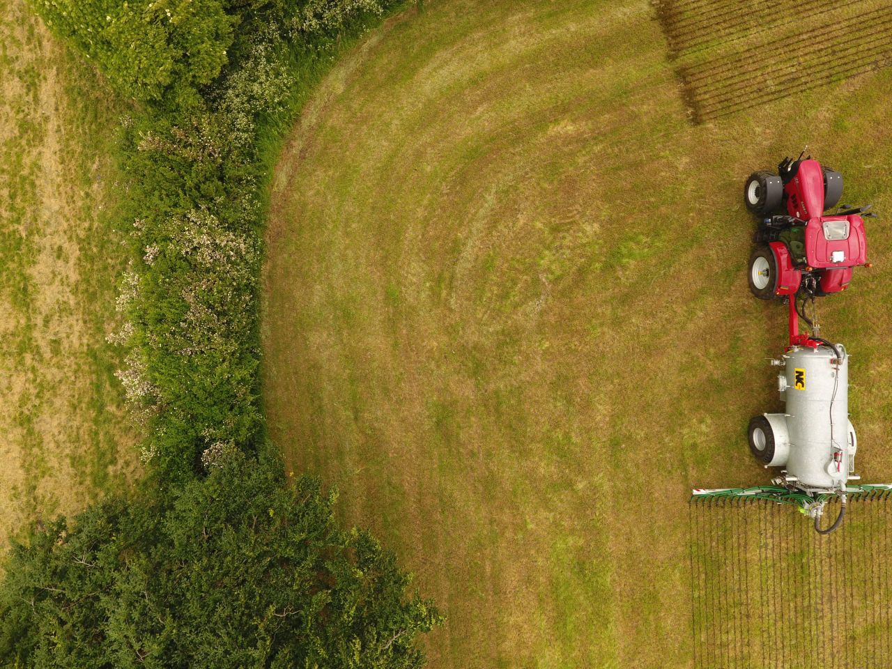NI Water urges farmers to protect water when spreading slurry