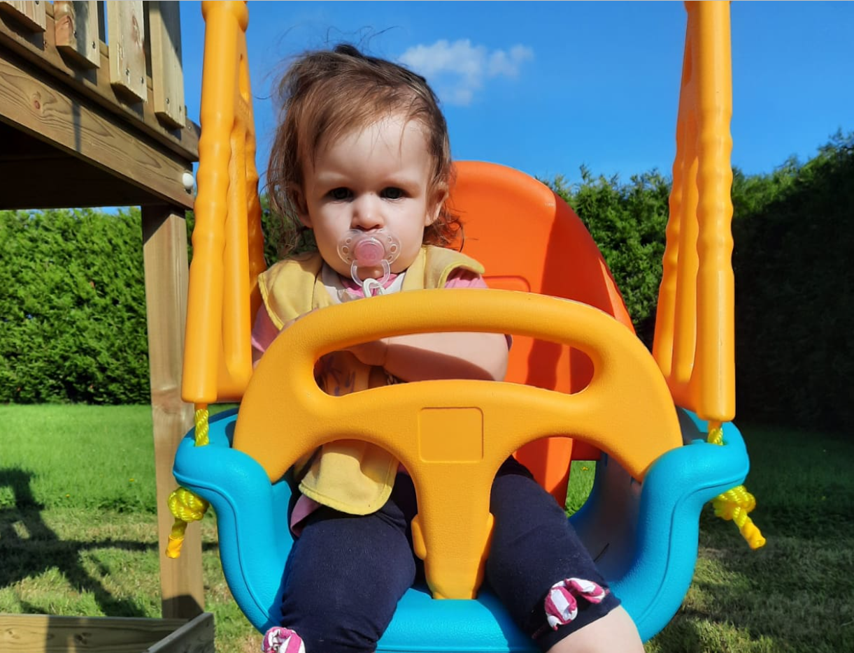 Contracting community support run for child with sight loss