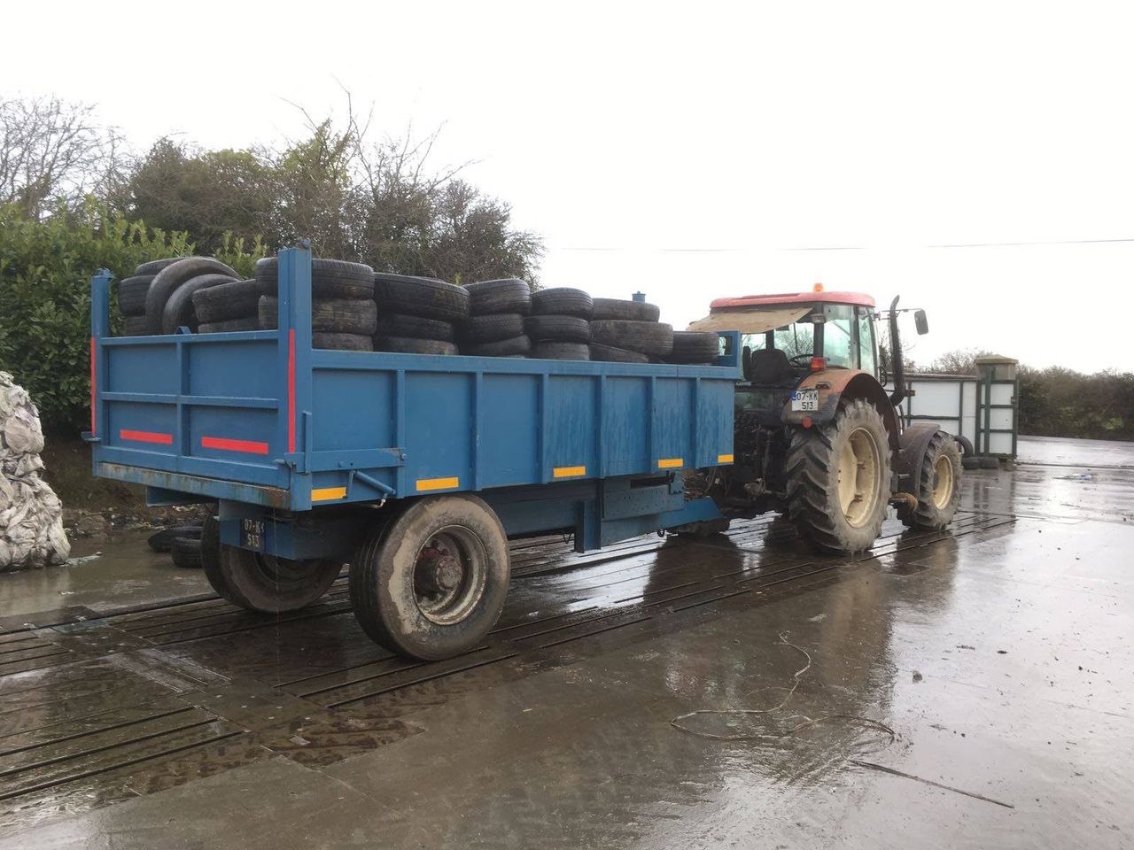 Almost 800 farmers drop off tyres in Athenry for biggest turnout yet
