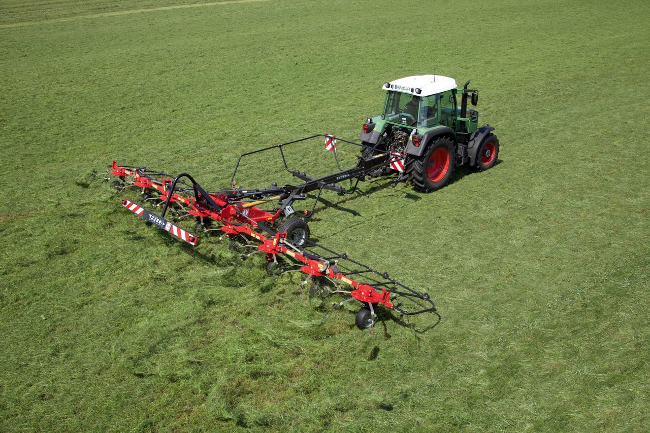 New model joins Fella ‘transport’ tedder range