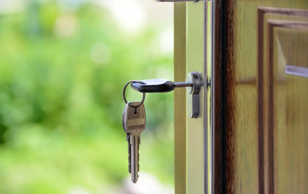 Lower 'country' property prices attract buyers - IPAV