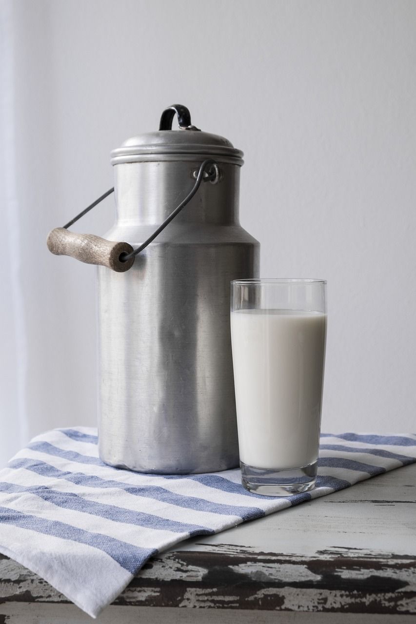 CSO: Dairy product prices declined by 32% in 2023