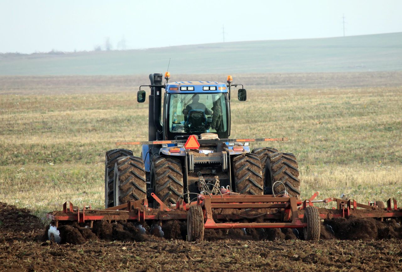 Want to work abroad? Canada is short 59,000 agricultural workers!