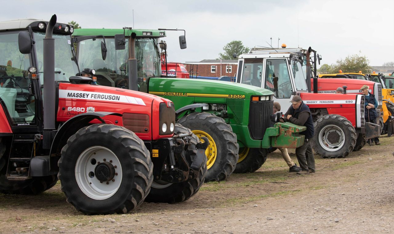 Auction report: Sharp-looking tractors sell at 'on-site' sale, but for how much?