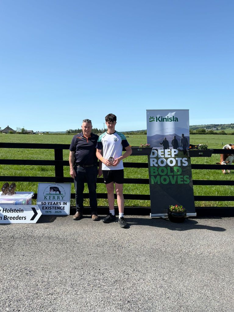 Stephen Harty, winner of the 12-17 year-olds class with Kinisla's John O'Keeffe. Source: Kerry Holstein Friesian breeders club