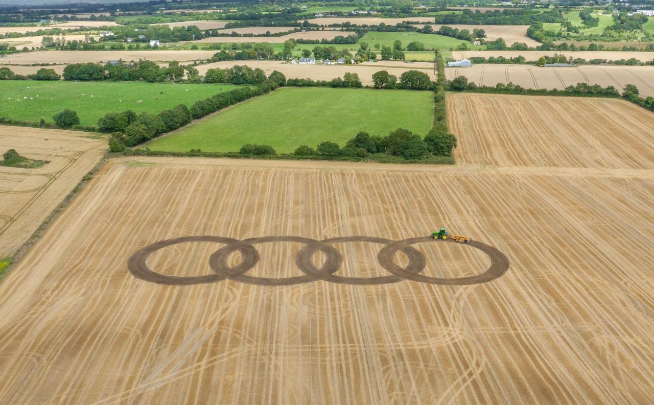 Video: Audi makes crop marks at the Ploughing