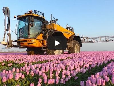 Amazing video captures 36m wide boom spraying tulips