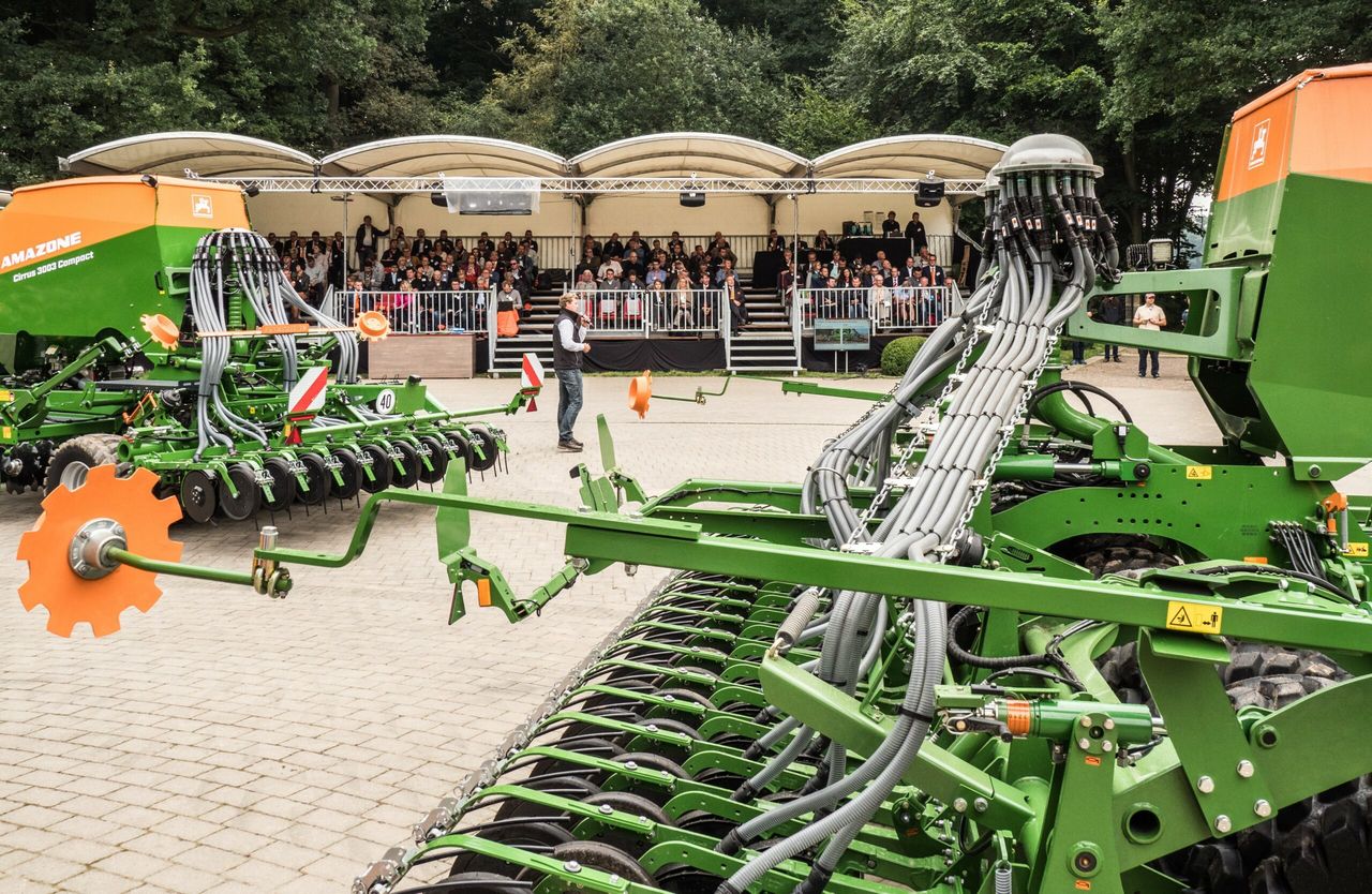 New trailed spreader amidst brace of new kit from Amazone