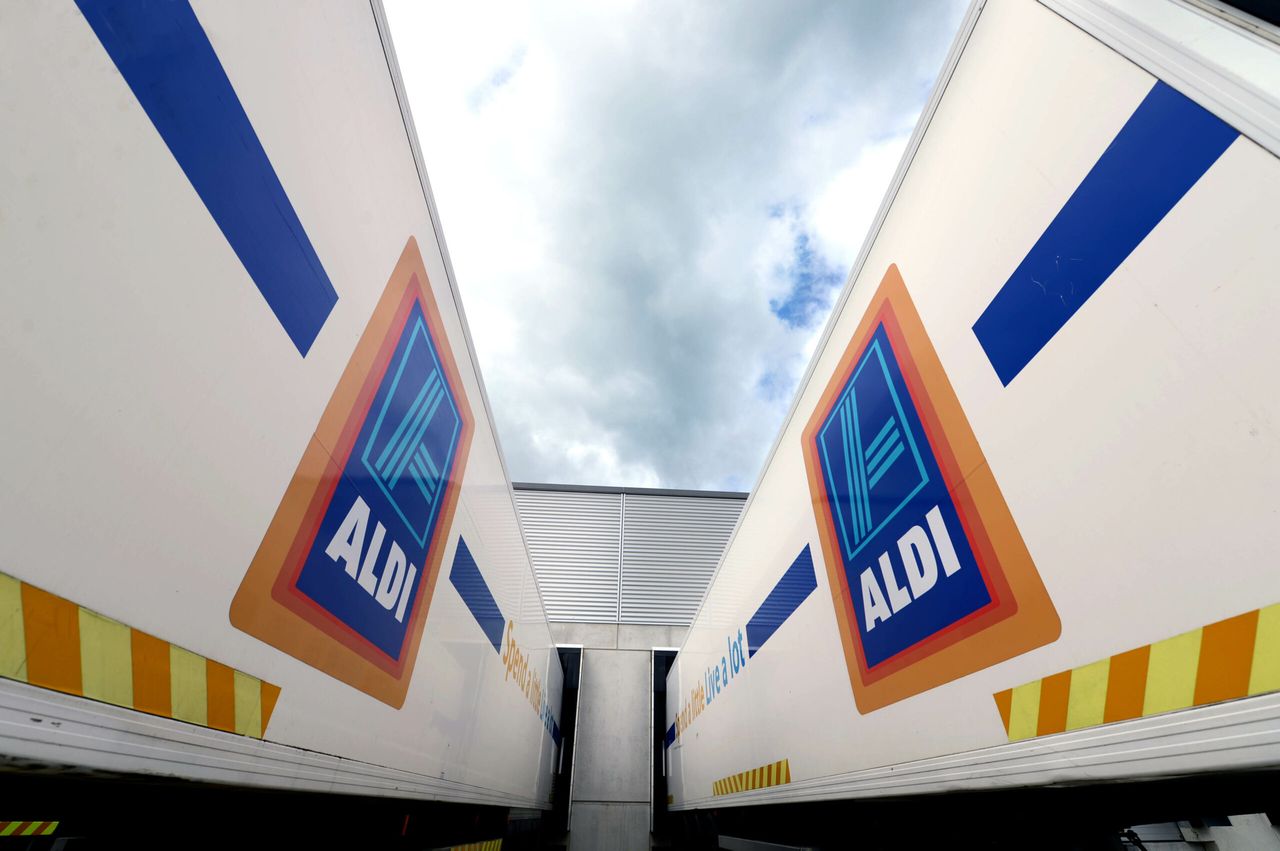 'Aldi and Lidl should pay same minimum milk price here as in UK'
