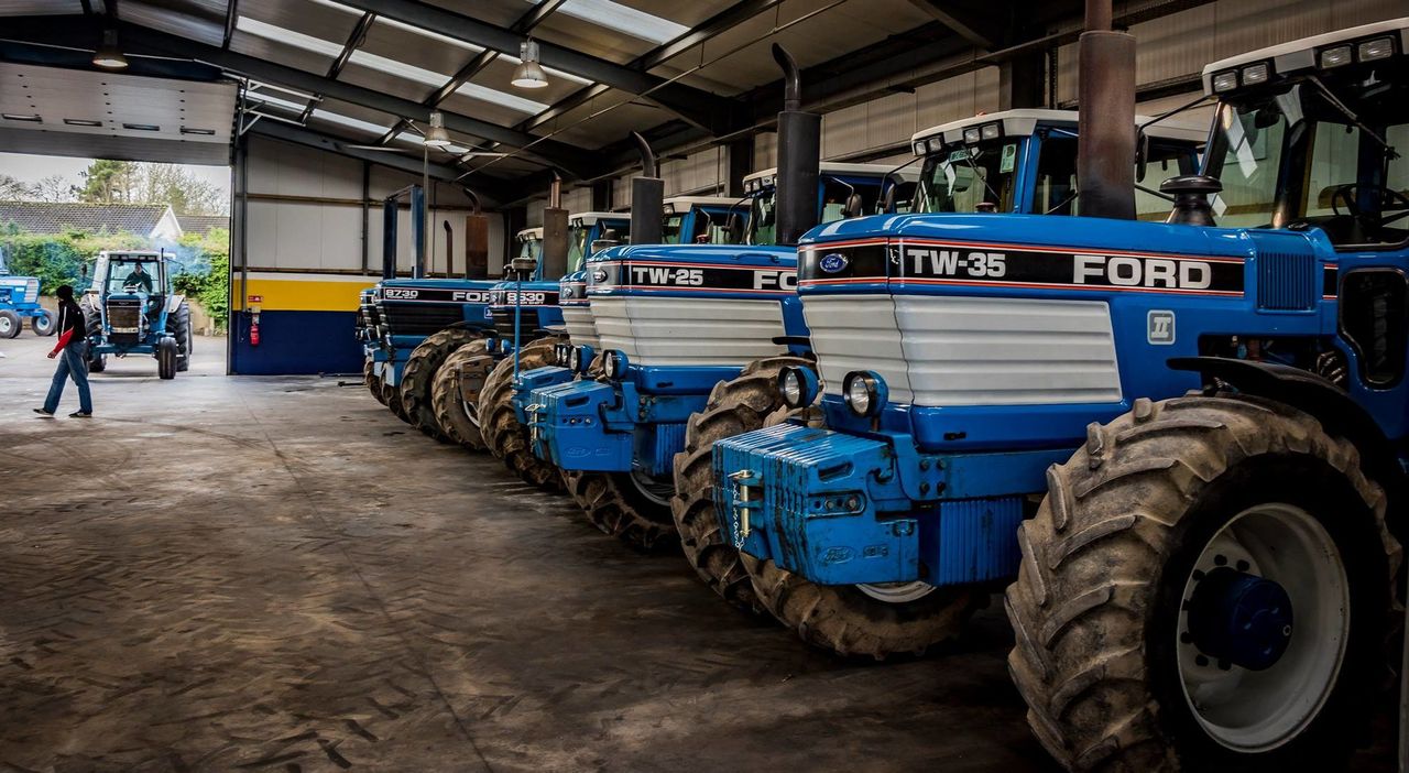Irish Ford tractor owners stay busy...raising funds for charity