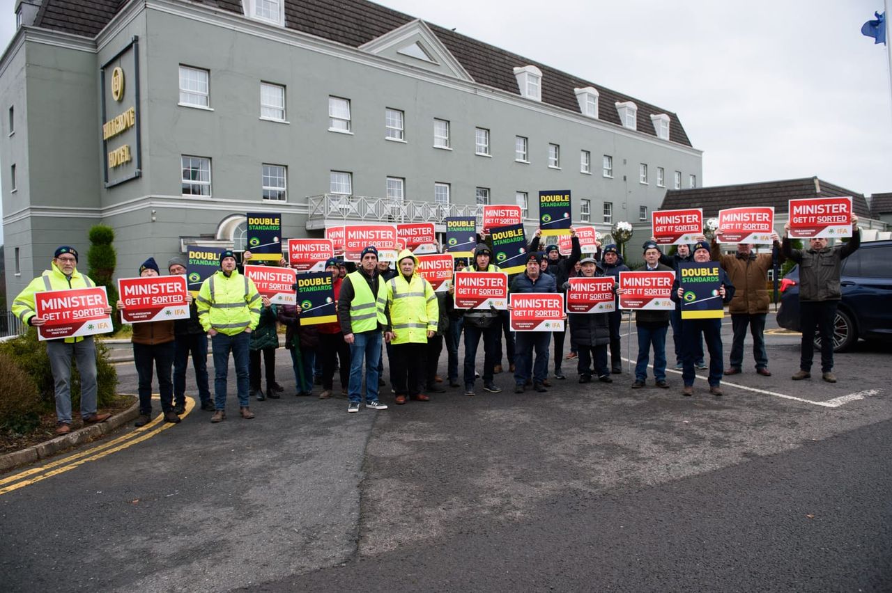 Poultry farmers protest in Monaghan as they urge Bord Bia chair to step down