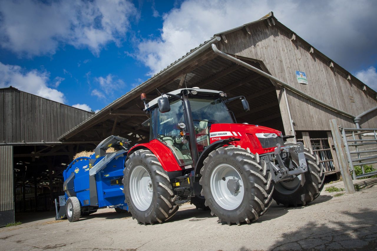 More pics and video of new Massey 5700 series