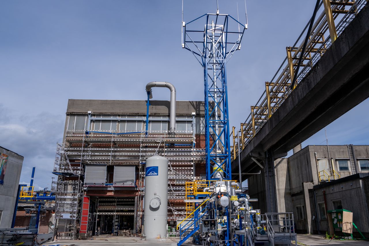 Yara produces first tonnes of fertiliser at renewable hydrogen plant