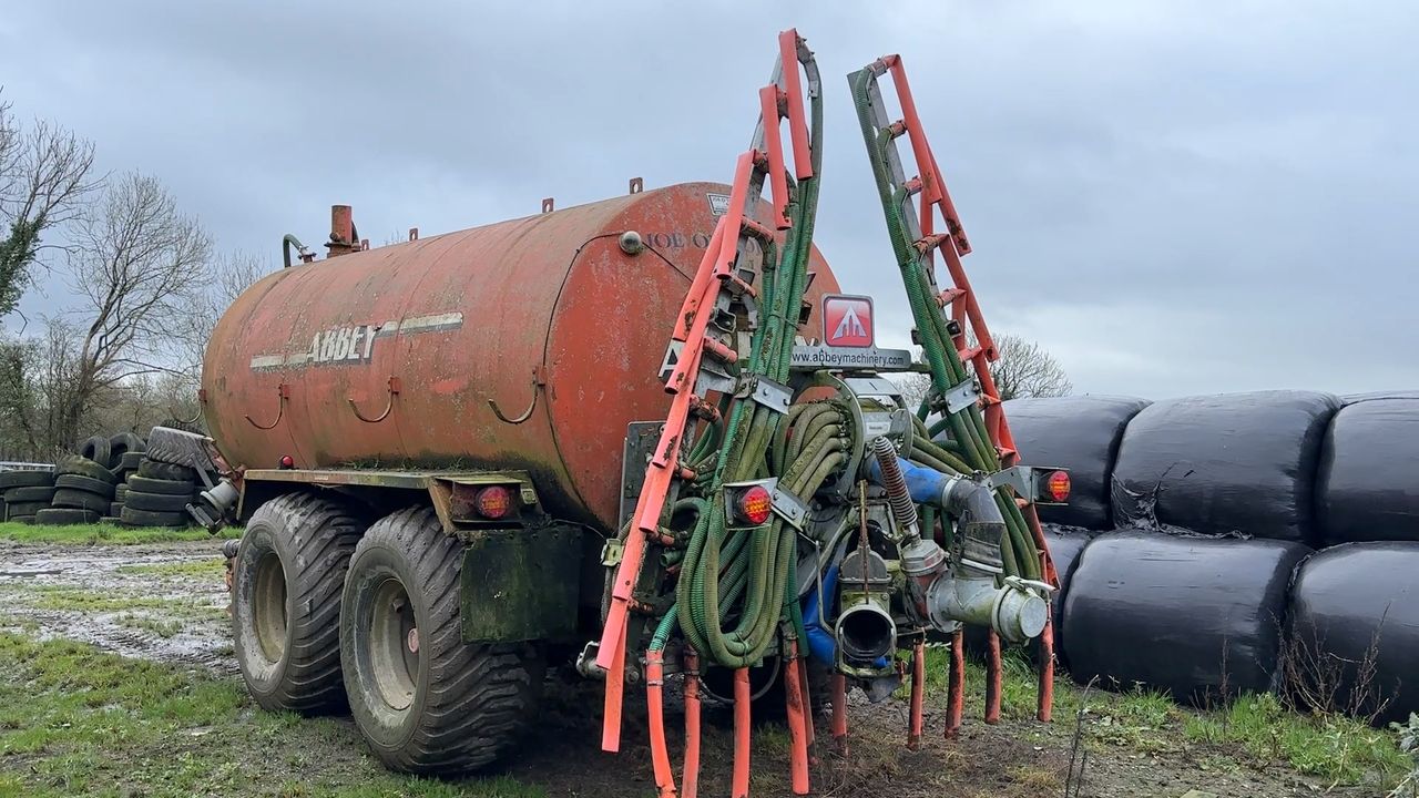 A tale of two in Wicklow as farmers try to get slurry out