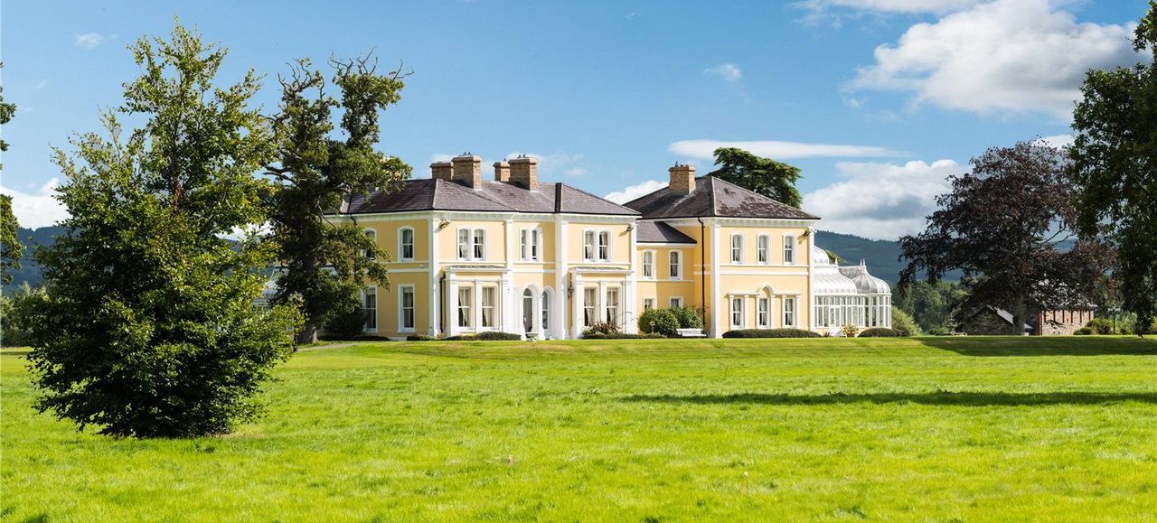 250ac of farmland, woodland, outbuildings and more... Rocketts Castle Estate has it all