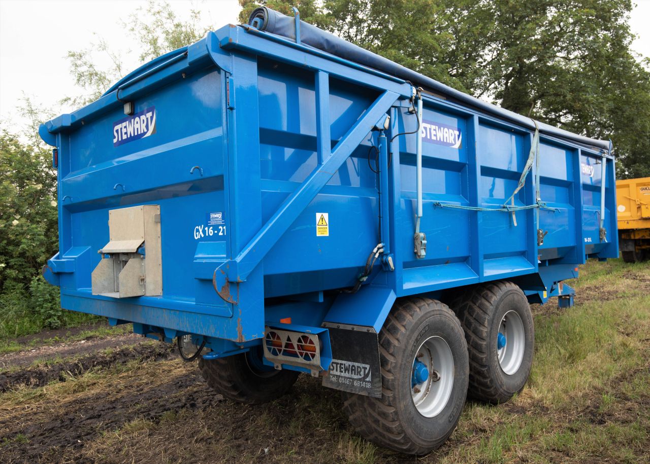 Auction report: What did these twin-axle trailers sell for?