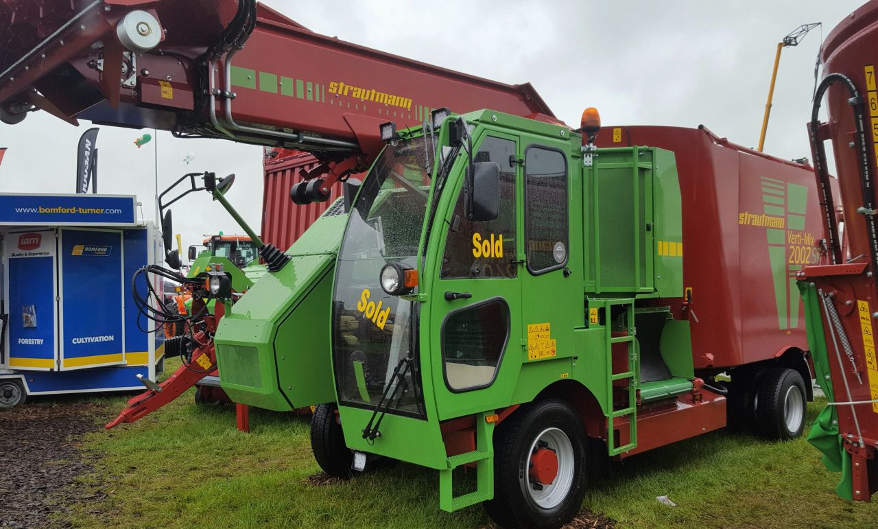 'Ploughing 2018': IAM does the deal on 'hungry' self-propelled diet feeder
