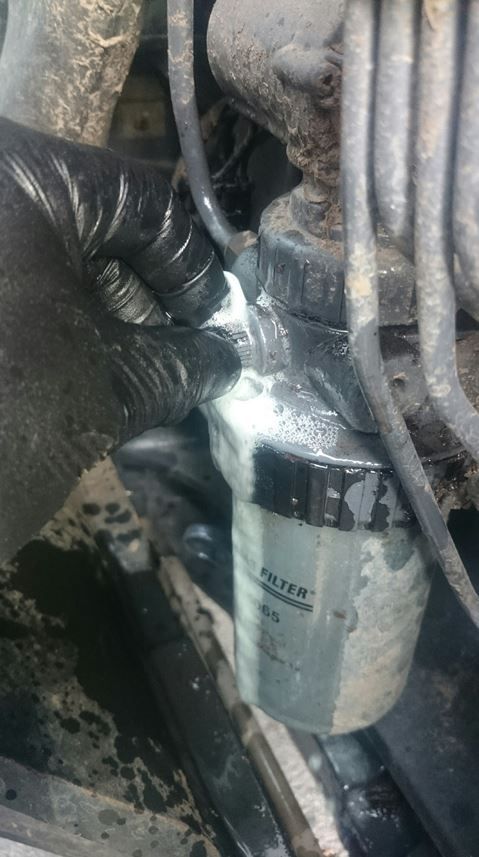 Bleeding the fuel system