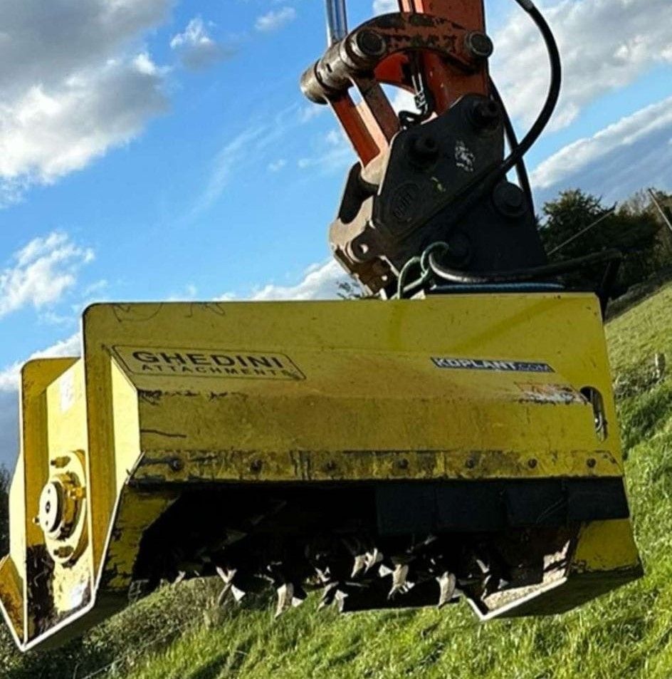 Gardaí investigating stolen hedge cutter in Offaly