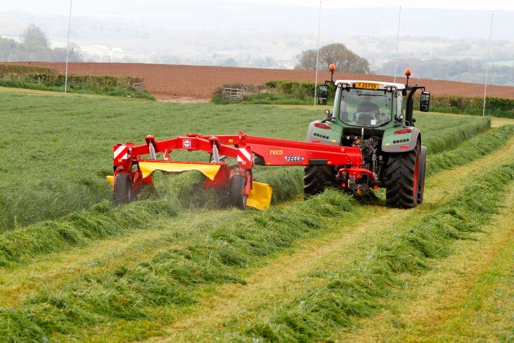 New Fella centre-drawbar mower works both sides