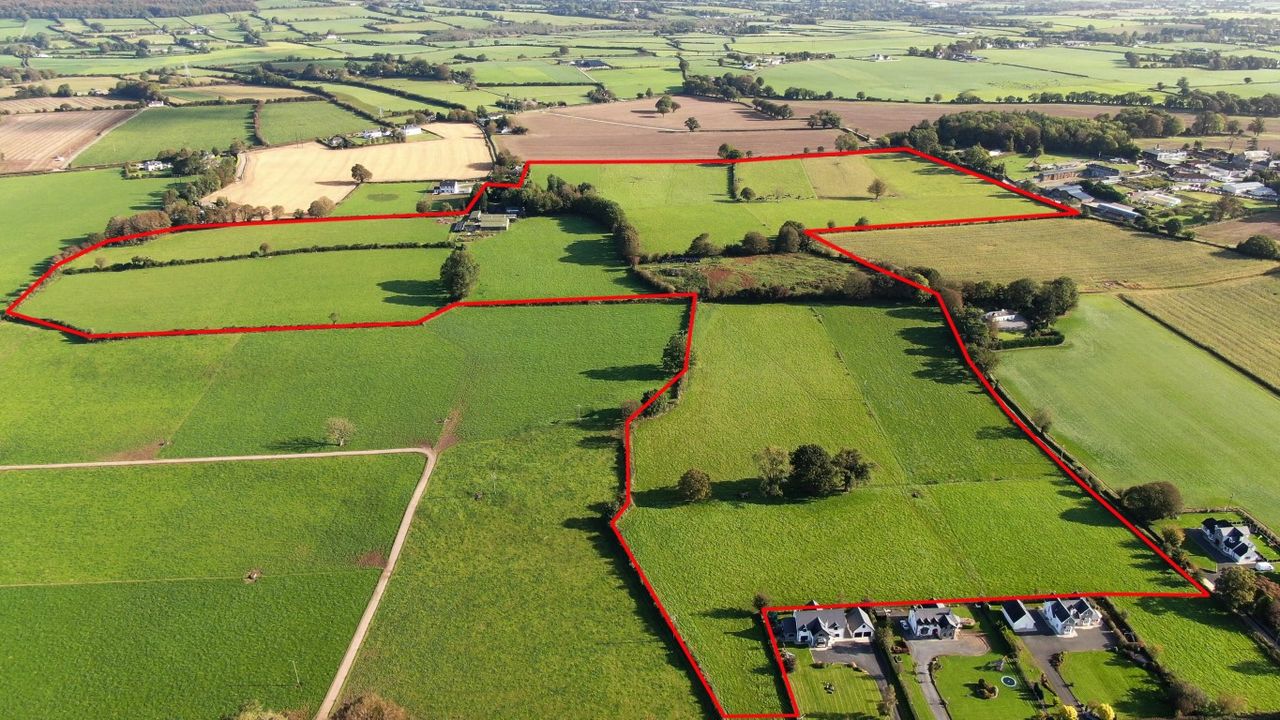 Video: 57.45ac has 'potential to develop a top-class nursery for thoroughbred horses' - for sale