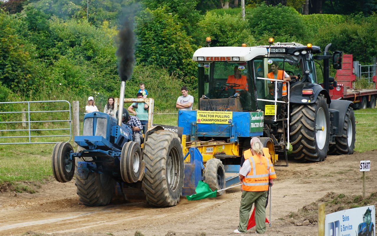 Machinery: Sunshine and tractor sales at Dungarvan show