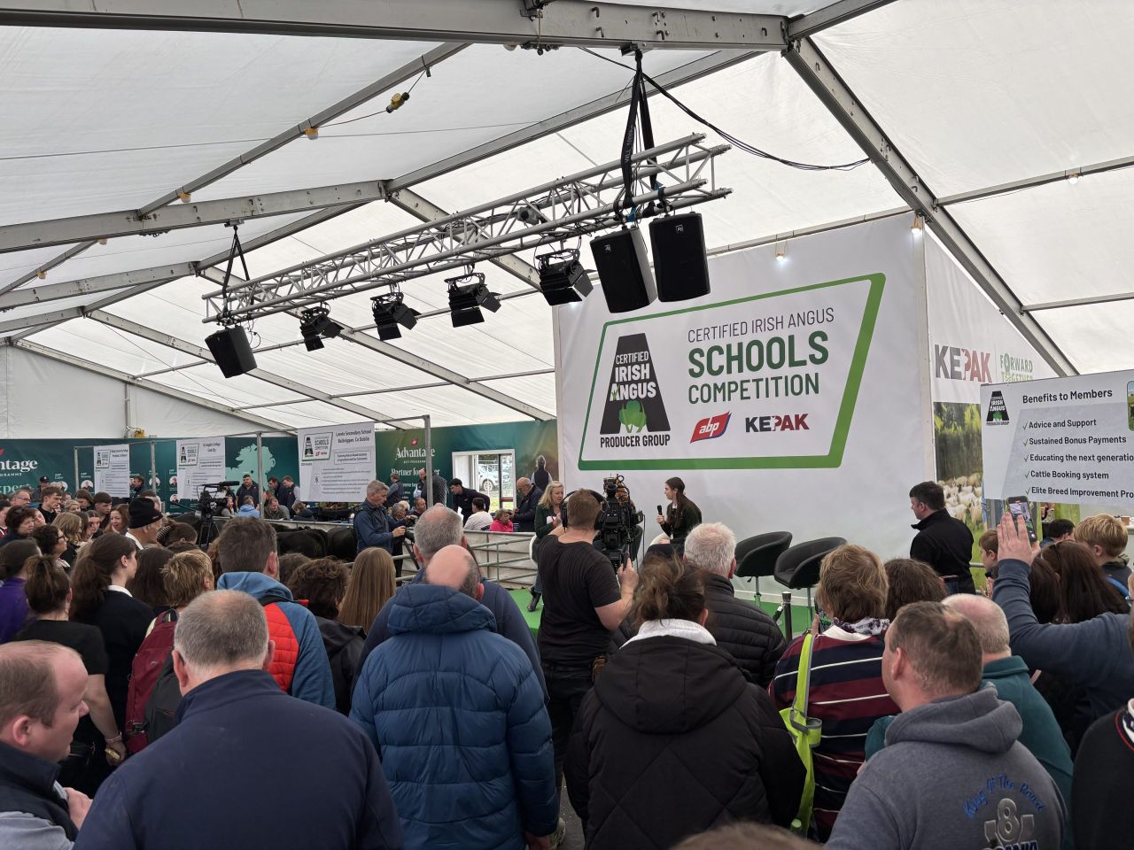 Certified Irish Angus presents calves to finalist schools at Ploughing 2025