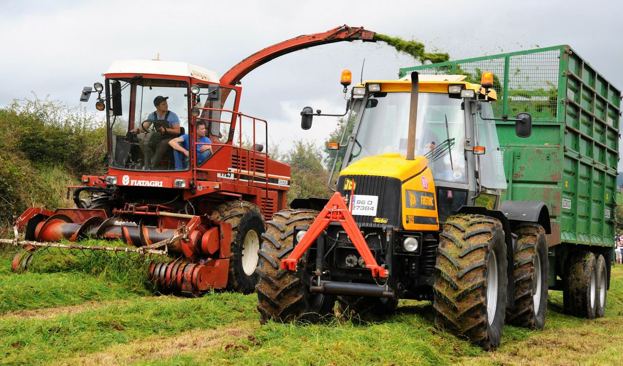 Classic and vintage tractors and harvesters gear up for Co. Cork outing