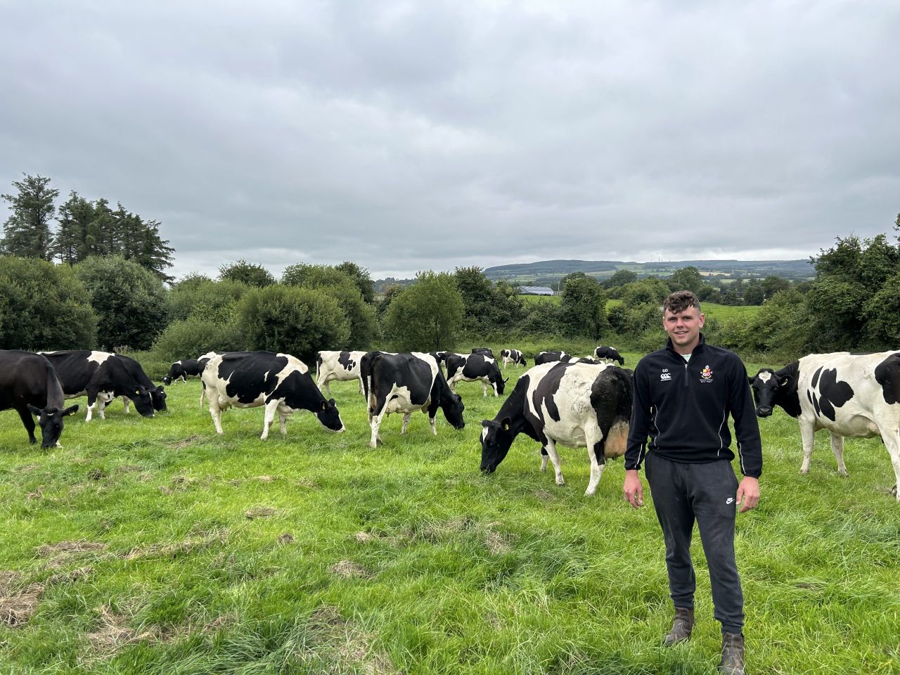 Listen: Producing 530kg MS/cow with pure Friesian breeding in Tipperary