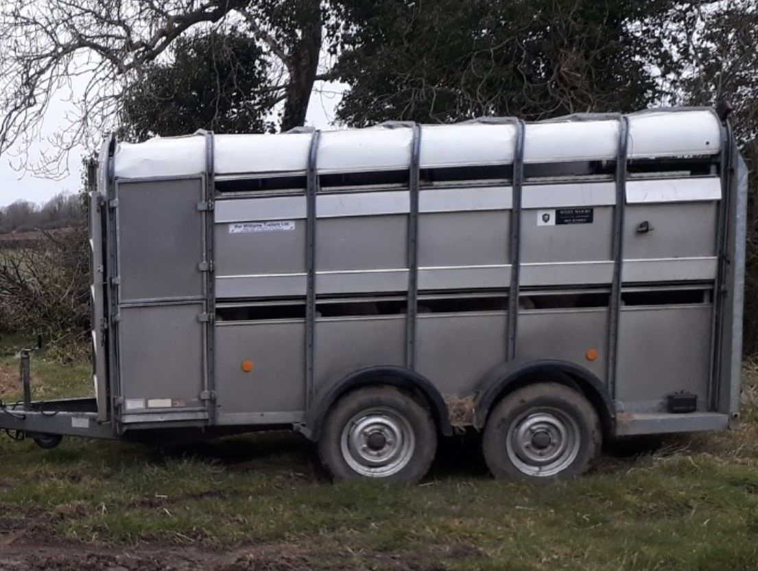 Appeal for info following theft of 2 trailers from yard