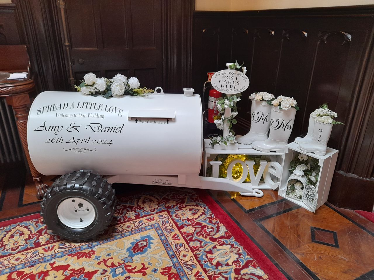 Couple spread the love with farm-themed wedding displays