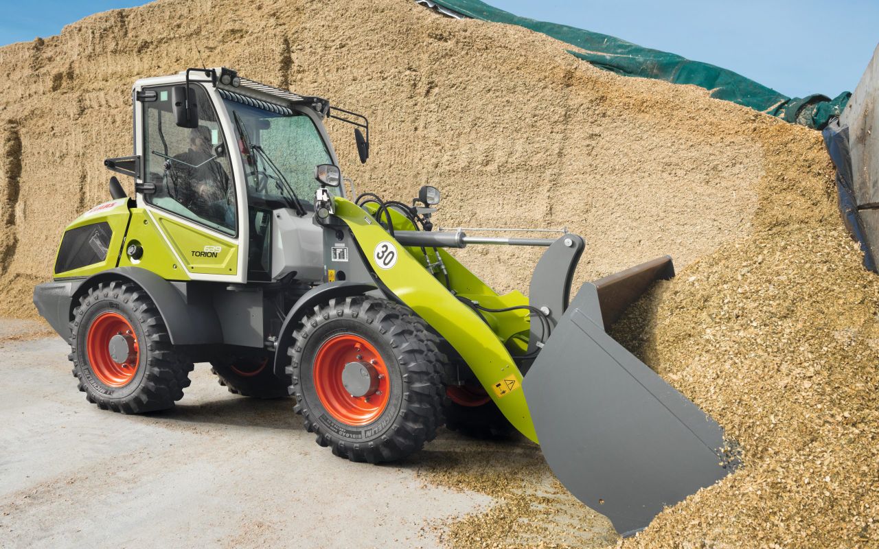 Torion loader range from Claas gains smaller sibling